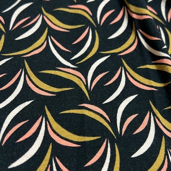 BODEN wrap dress in stylish print. Black/tan/light coral. Like new 8L - Picture 9 of 12